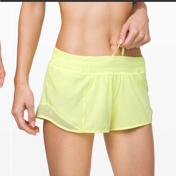Lululemon Hotty Hot Short II  2.5” Low Rise, Florid Flash Size 4 - Picture 1 of 6